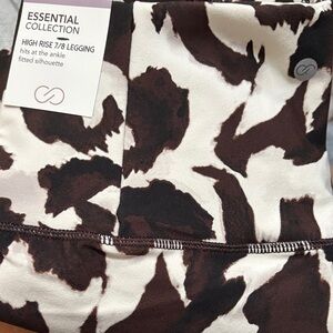 Calia High Rise 7/8 Legging in Brown and White